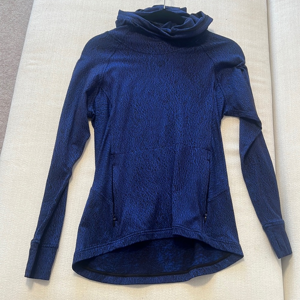 Lululemon size 4 funnel neck sweater hoodie